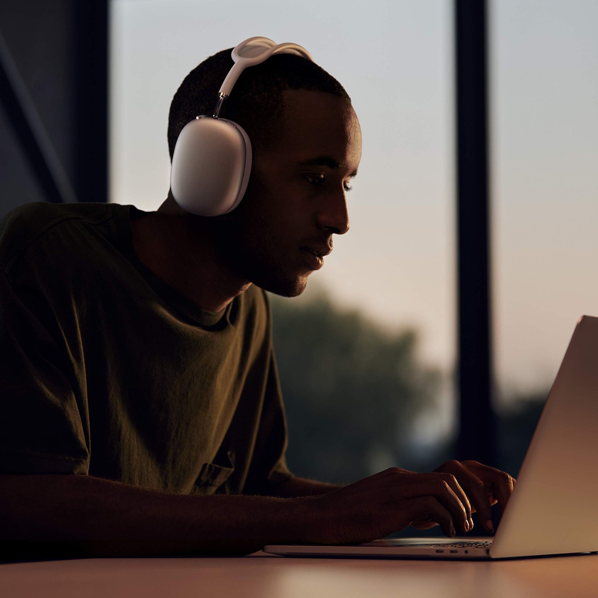 Apple AirPods Max - Pink - MGYM3AM/A